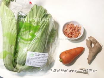 年夜饭新菜品：蟹黄樱花虾烩长年菜 