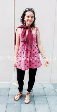 4月街头美女穿裤袜正当时！ 