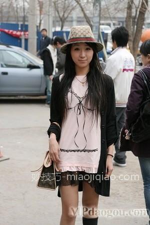 抓拍 北京后海漂亮女造型 