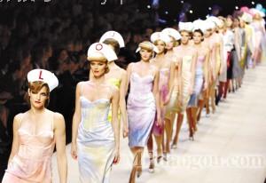 不时尚不成活 越中毒越快乐 