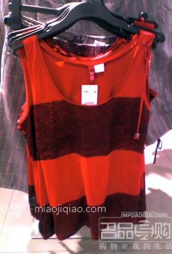 H&M的新款小背心搭配有看头! 