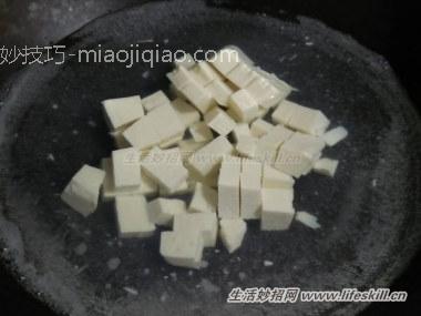 麻婆豆腐要怎样做？才能使豆腐不破！